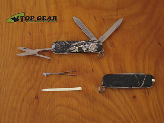 Victorinox Classic SD Swiss Army Keyring Knife, Camo - 0.6223.94