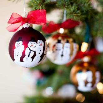 Create your own Christmas tree decoration tradition