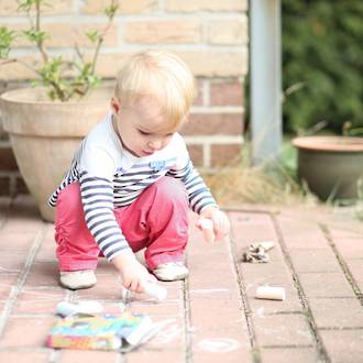 Outdoor learning fun for under 2s
