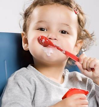 Cutlery Tips for Babies and Toddlers - SR Nutrition