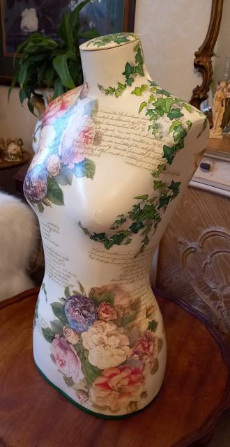 Artisan Decoupage Mannequin - Roses & Ivy